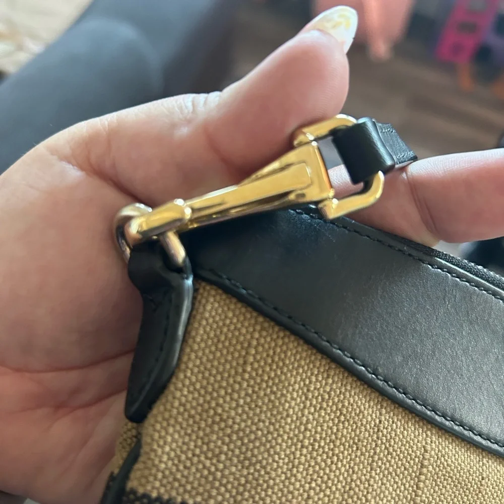 Authentic Burberry Black and Brown Checkered Women's Bag - Picture 4 of 12